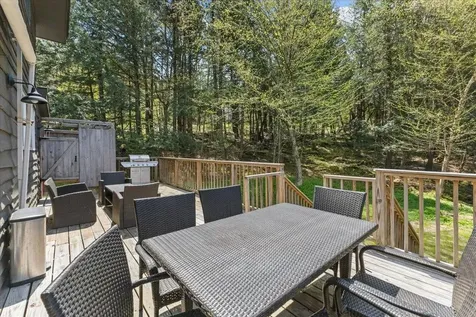 28 Wood Road Stowe VT 05672