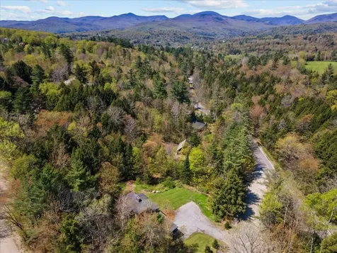 28 Wood Road Stowe VT 05672