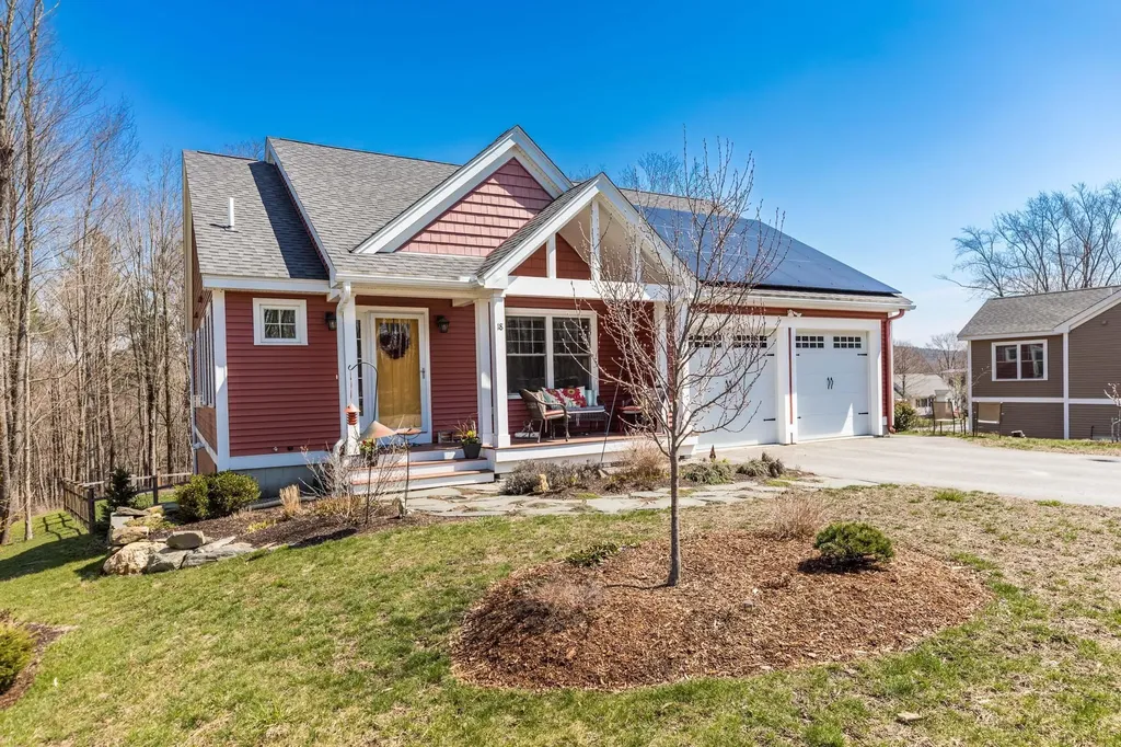 18 Wentworth Street Rollinsford NH 03869