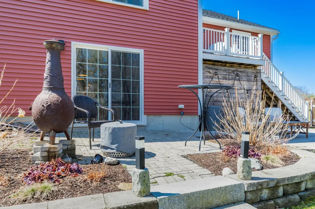 18 Wentworth Street Rollinsford NH 03869