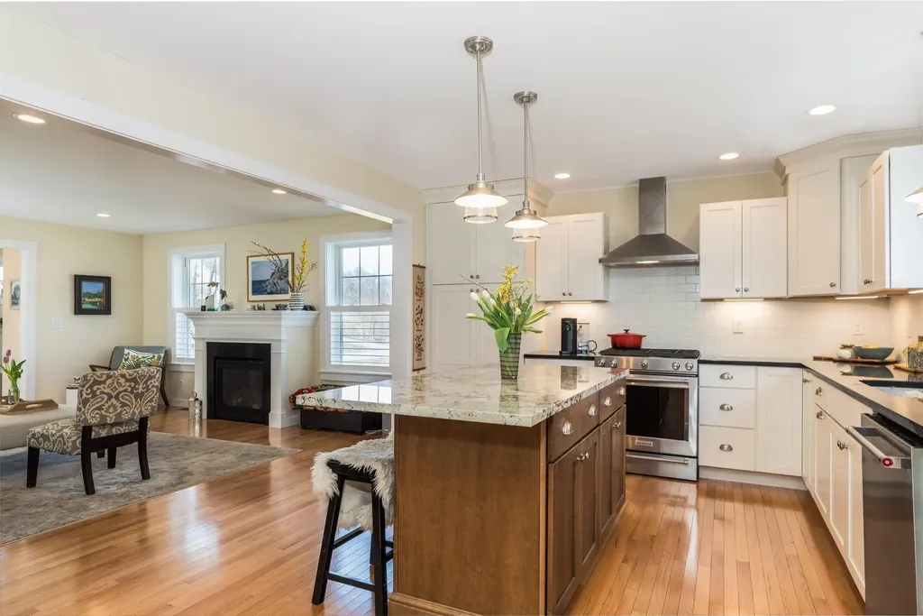 18 Wentworth Street Rollinsford NH 03869