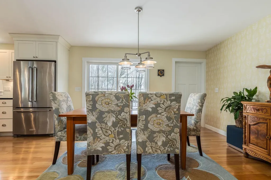 18 Wentworth Street Rollinsford NH 03869