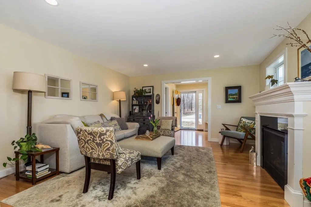 18 Wentworth Street Rollinsford NH 03869