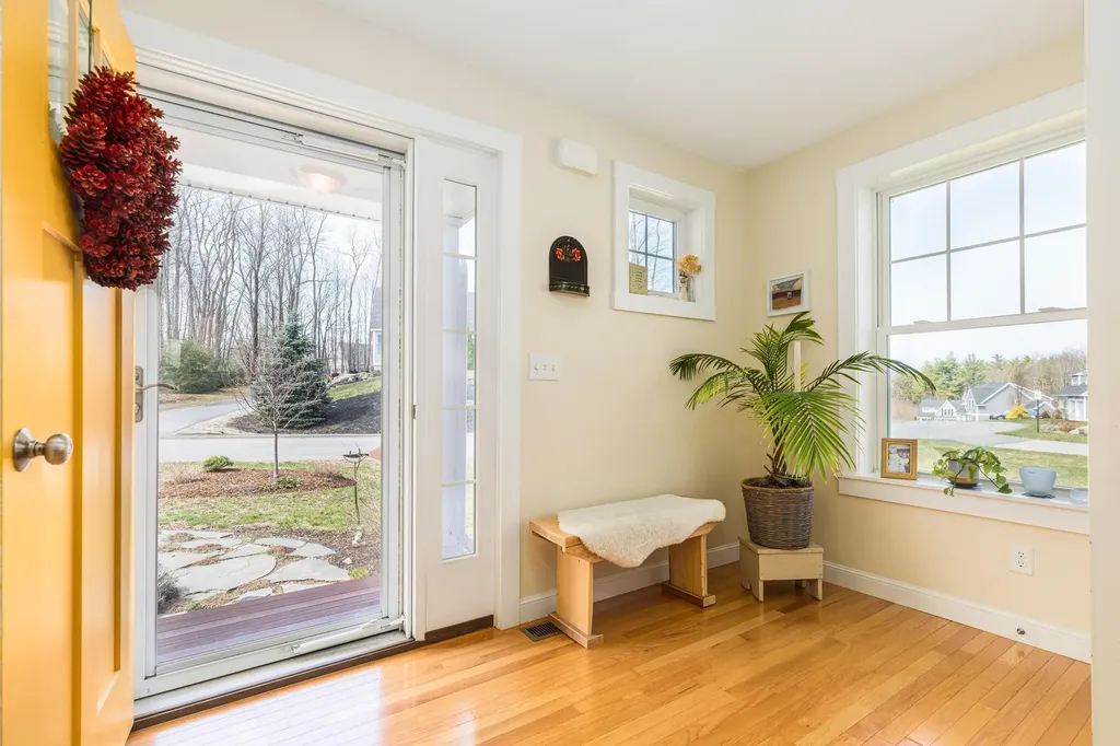 18 Wentworth Street Rollinsford NH 03869