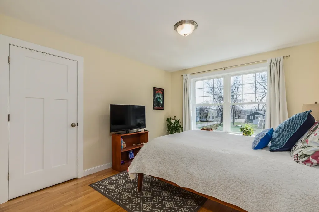 18 Wentworth Street Rollinsford NH 03869