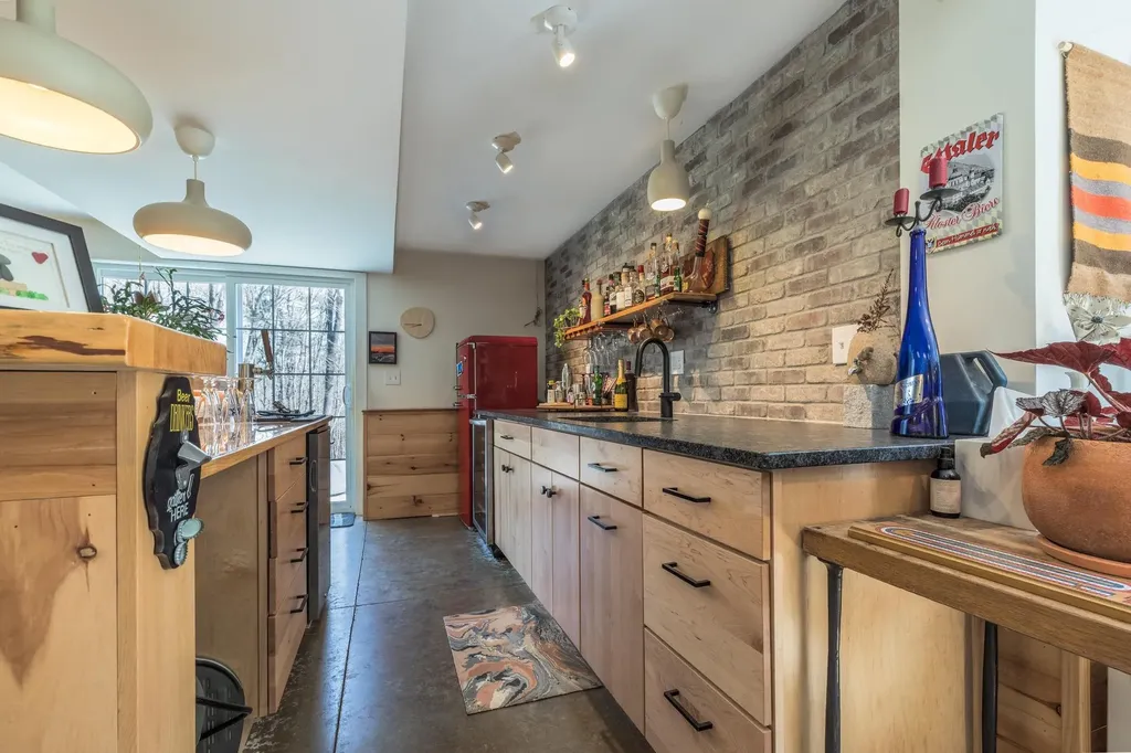 18 Wentworth Street Rollinsford NH 03869