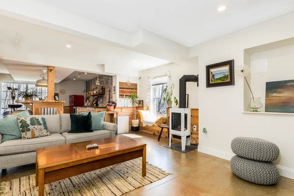 18 Wentworth Street Rollinsford NH 03869