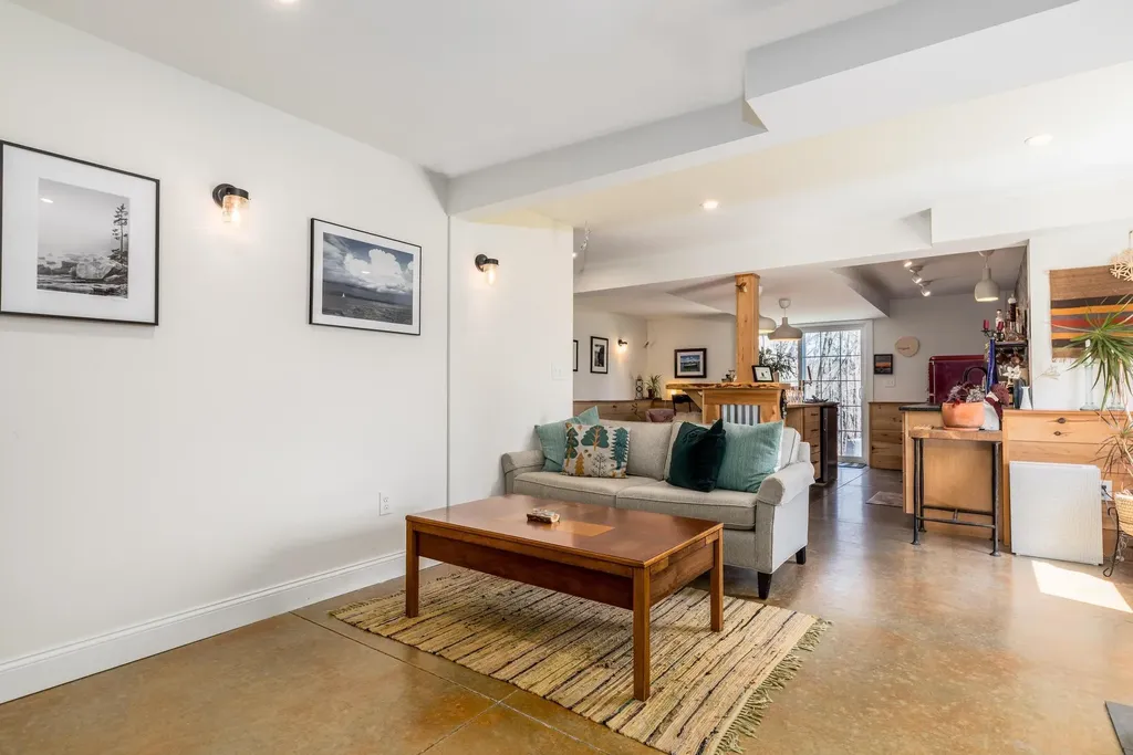 18 Wentworth Street Rollinsford NH 03869