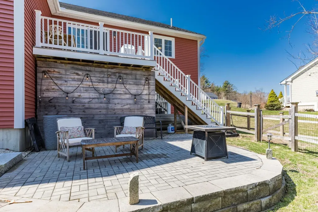 18 Wentworth Street Rollinsford NH 03869