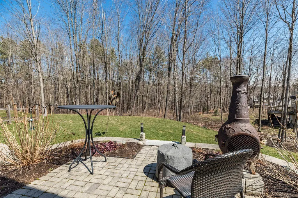 18 Wentworth Street Rollinsford NH 03869