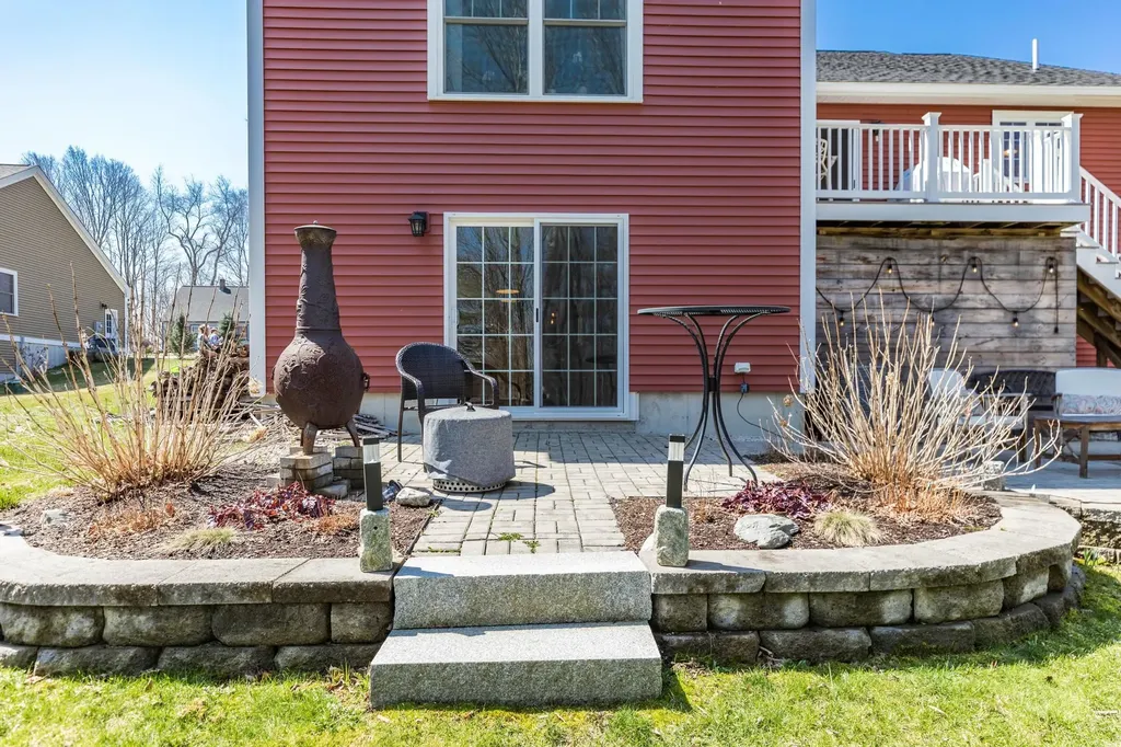 18 Wentworth Street Rollinsford NH 03869