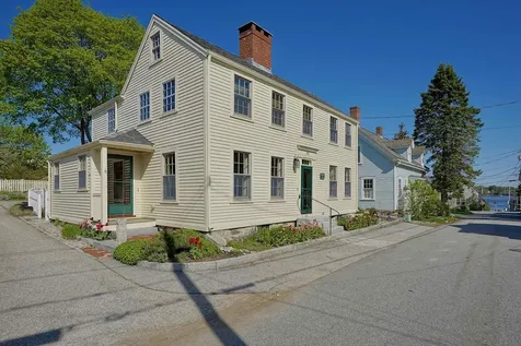 11 Atkinson Street New Castle NH 03854