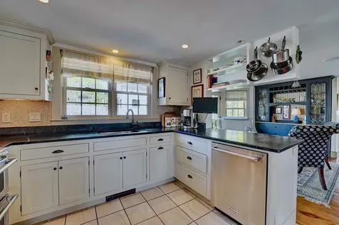 11 Atkinson Street New Castle NH 03854