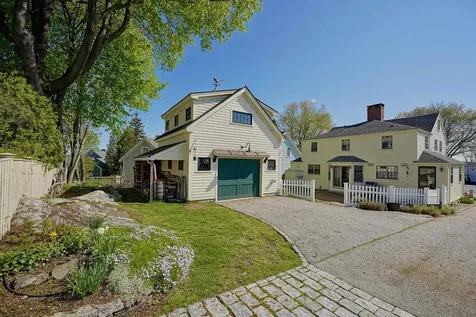 11 Atkinson Street New Castle NH 03854