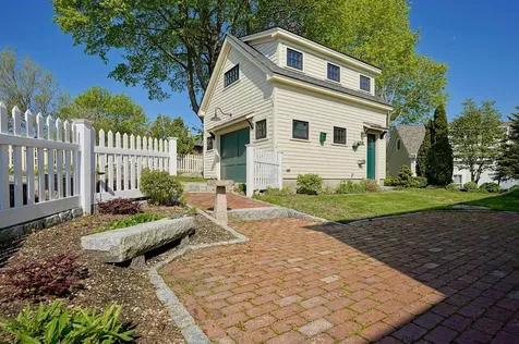 11 Atkinson Street New Castle NH 03854