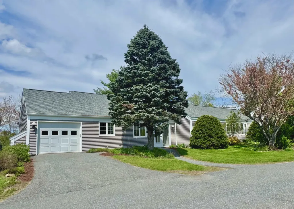 136 Hilltop Place New London NH 03257