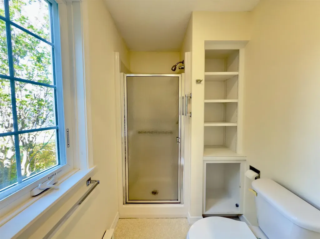 136 Hilltop Place New London NH 03257