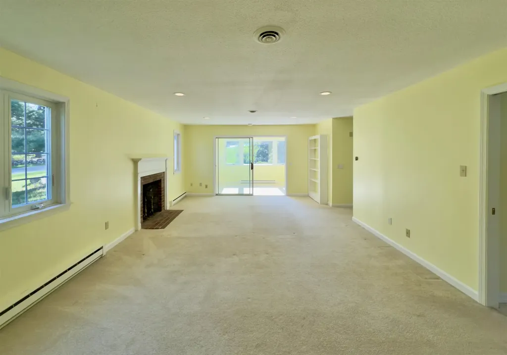 136 Hilltop Place New London NH 03257