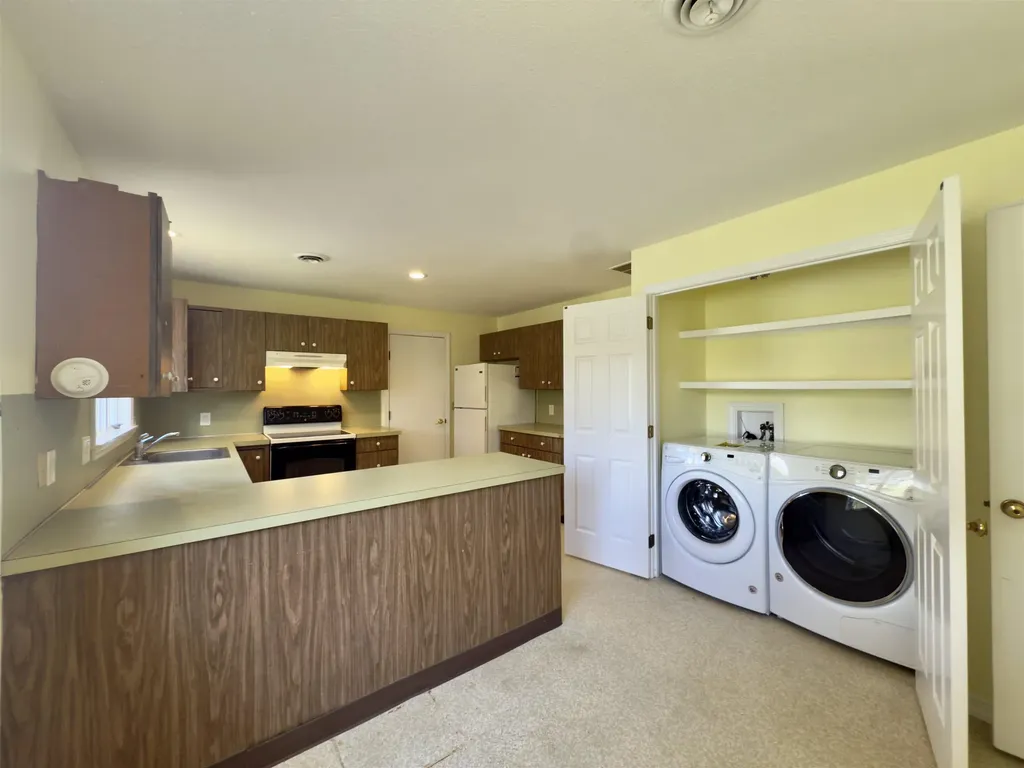 136 Hilltop Place New London NH 03257