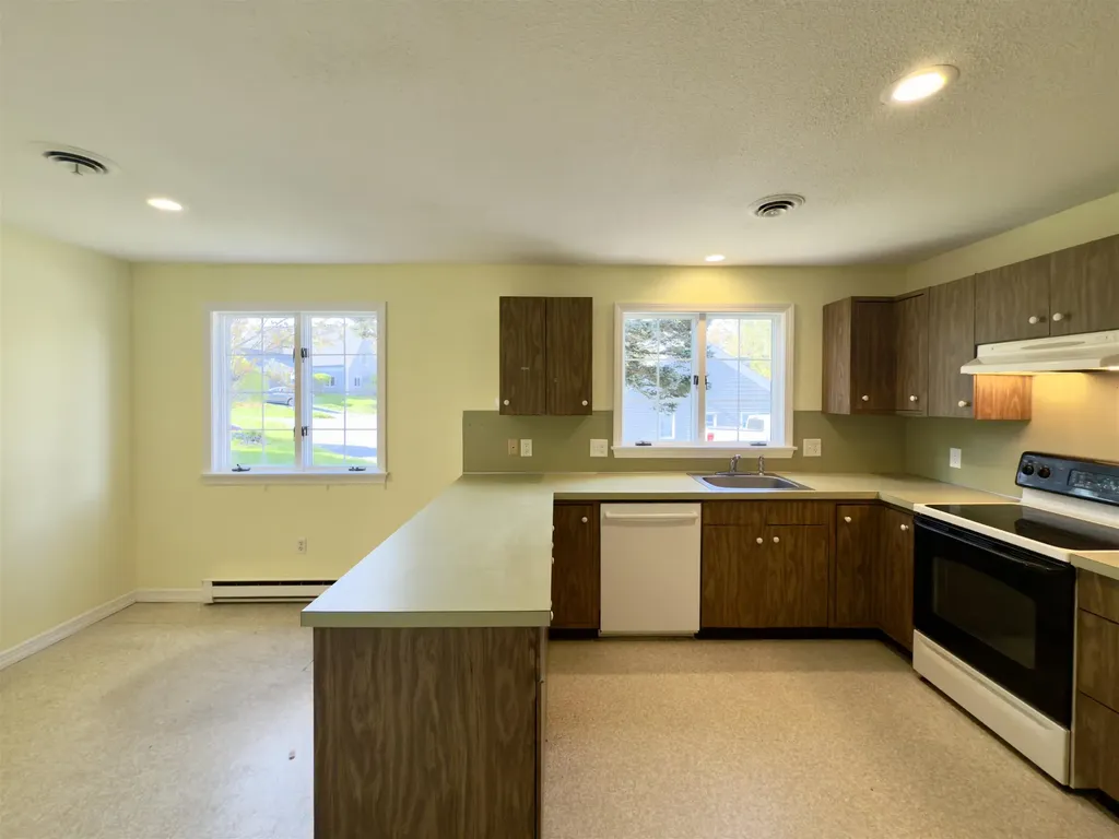 136 Hilltop Place New London NH 03257