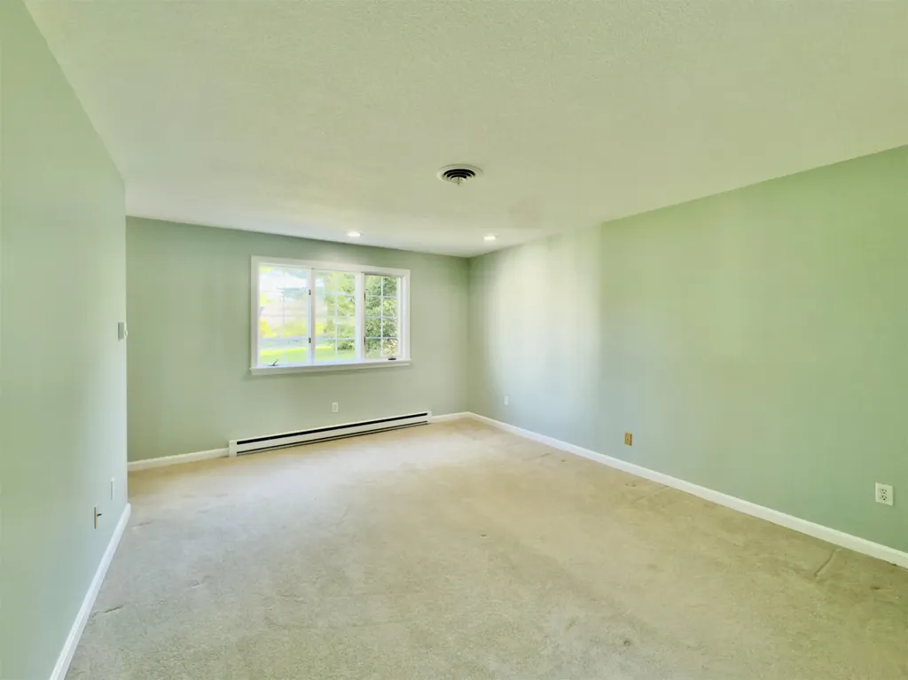 136 Hilltop Place New London NH 03257