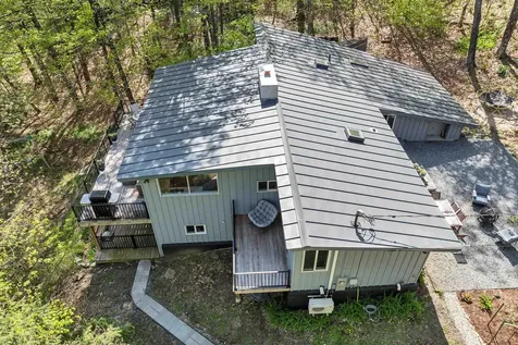 1893 Willard Road Hartford VT 05059