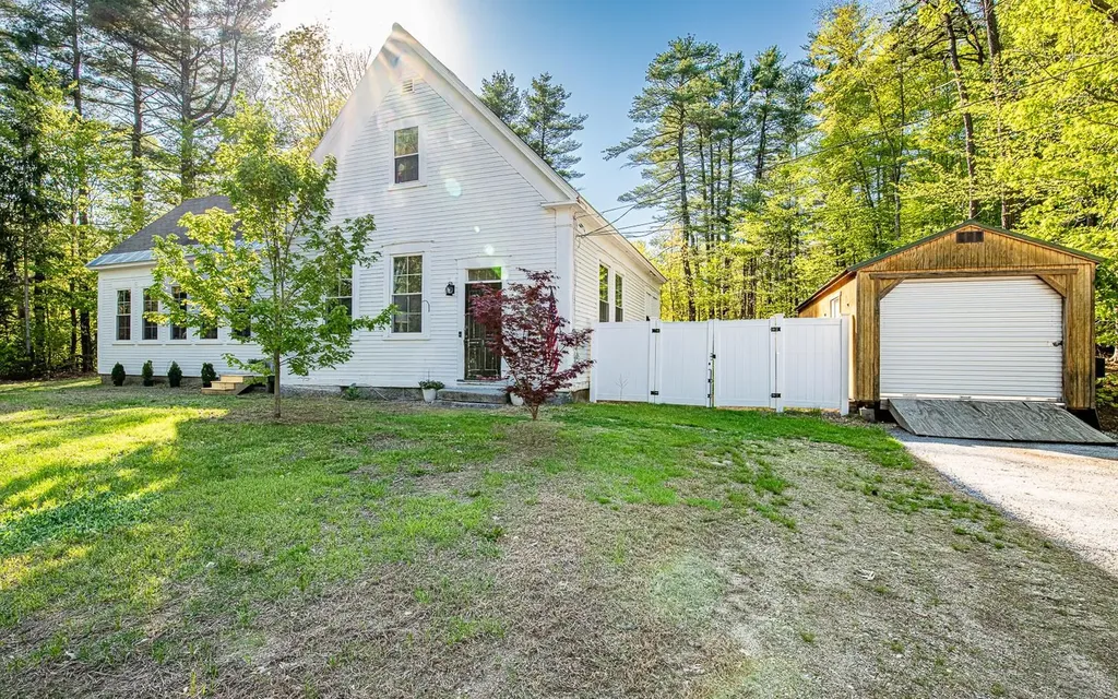 15 School Street Epping NH 03042