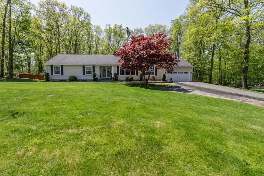8 Teague Drive Salem NH 03079