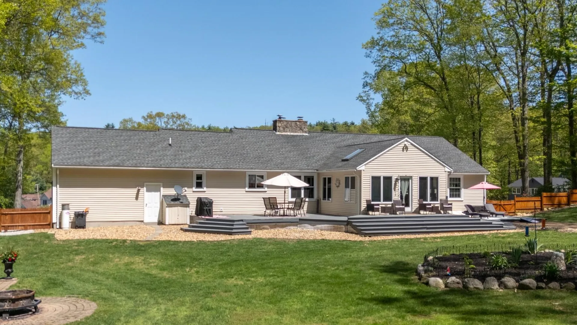 8 Teague Drive Salem NH 03079