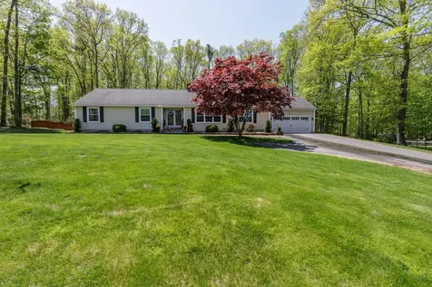 8 Teague Drive Salem NH 03079