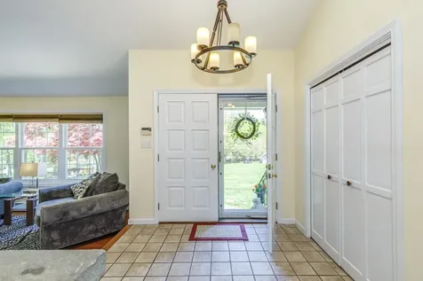 8 Teague Drive Salem NH 03079