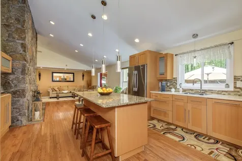 8 Teague Drive Salem NH 03079