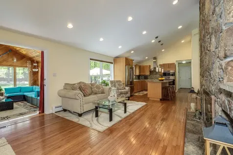 8 Teague Drive Salem NH 03079
