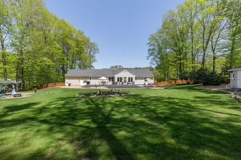 8 Teague Drive Salem NH 03079