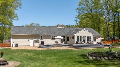 8 Teague Drive Salem NH 03079