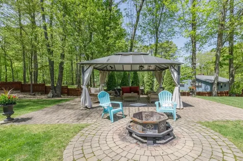 8 Teague Drive Salem NH 03079