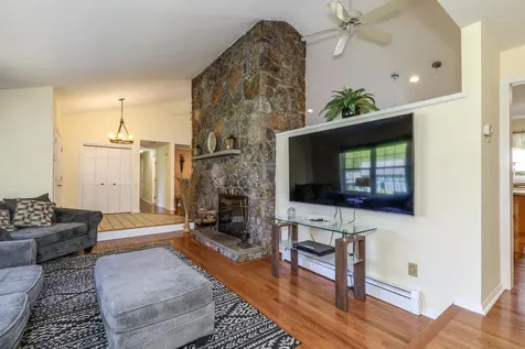 8 Teague Drive Salem NH 03079