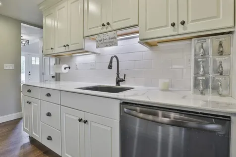 8 Bicentennial Drive Nashua NH 03062