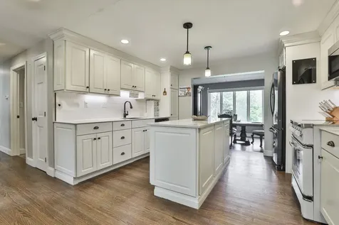 8 Bicentennial Drive Nashua NH 03062