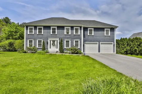 8 Bicentennial Drive Nashua NH 03062