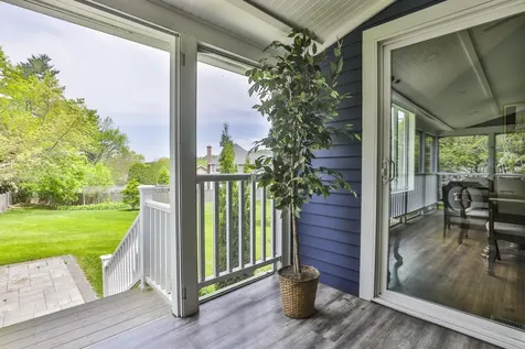 8 Bicentennial Drive Nashua NH 03062