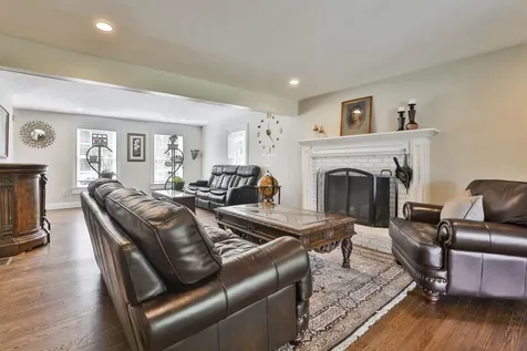 8 Bicentennial Drive Nashua NH 03062