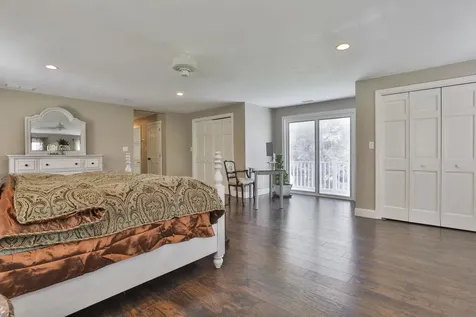 8 Bicentennial Drive Nashua NH 03062