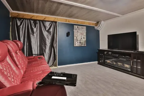 8 Bicentennial Drive Nashua NH 03062