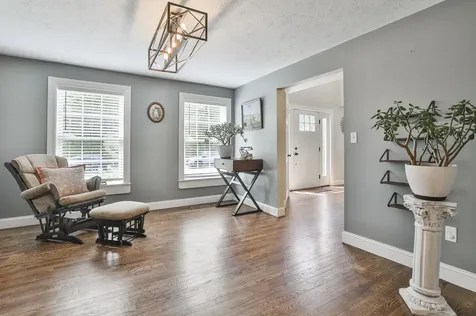 8 Bicentennial Drive Nashua NH 03062