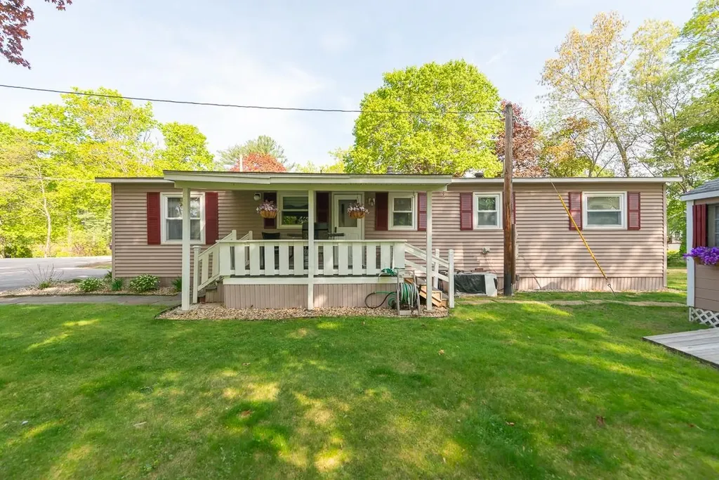 22 Marina Drive Nashua NH 03062