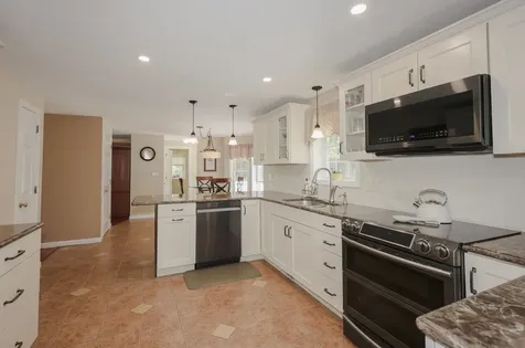 28 Benjamin Drive Goffstown NH 03045