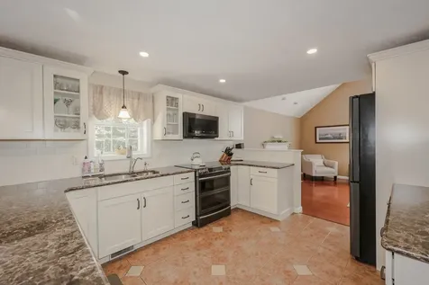 28 Benjamin Drive Goffstown NH 03045