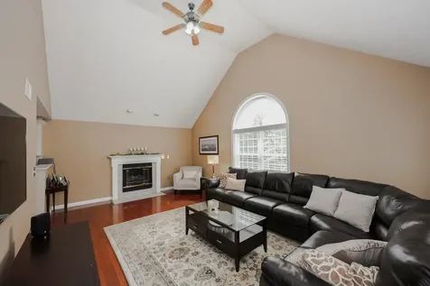 28 Benjamin Drive Goffstown NH 03045