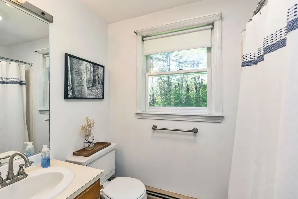 3 Pondview Drive Litchfield NH 03052